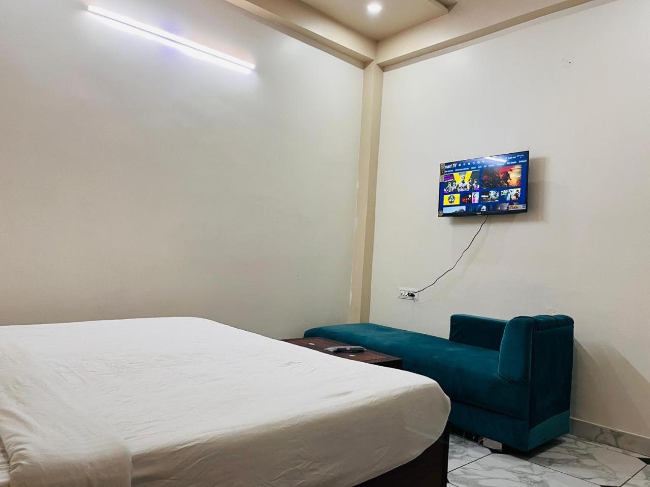 Hotel Premium Grand Fully Air Condition And Spacious Room Top Rated And Most Luxury Hotel Near Taj Mahal Agra  Exterior foto