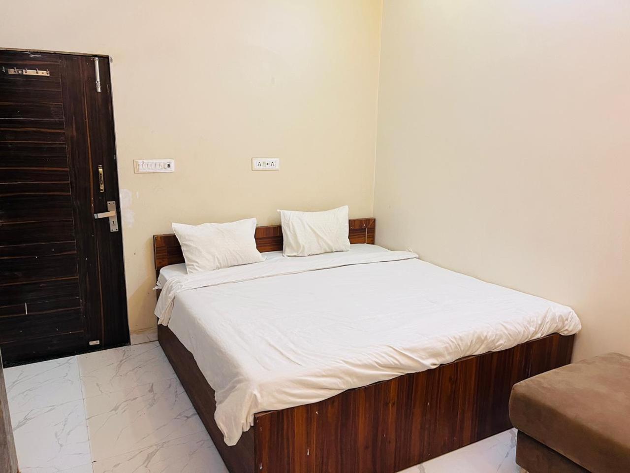 Hotel Premium Grand Fully Air Condition And Spacious Room Top Rated And Most Luxury Hotel Near Taj Mahal Agra  Exterior foto