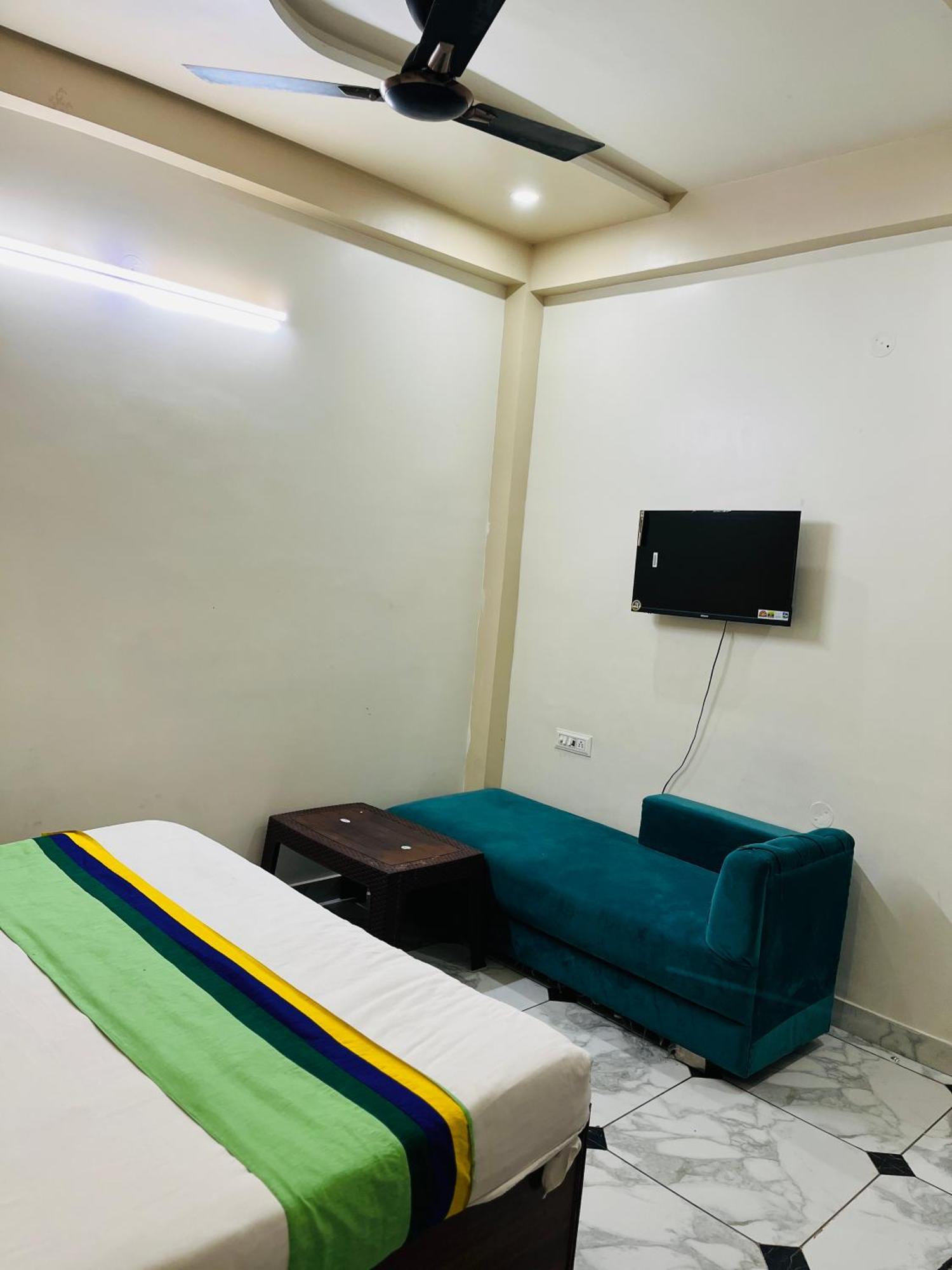 Hotel Premium Grand Fully Air Condition And Spacious Room Top Rated And Most Luxury Hotel Near Taj Mahal Agra  Exterior foto