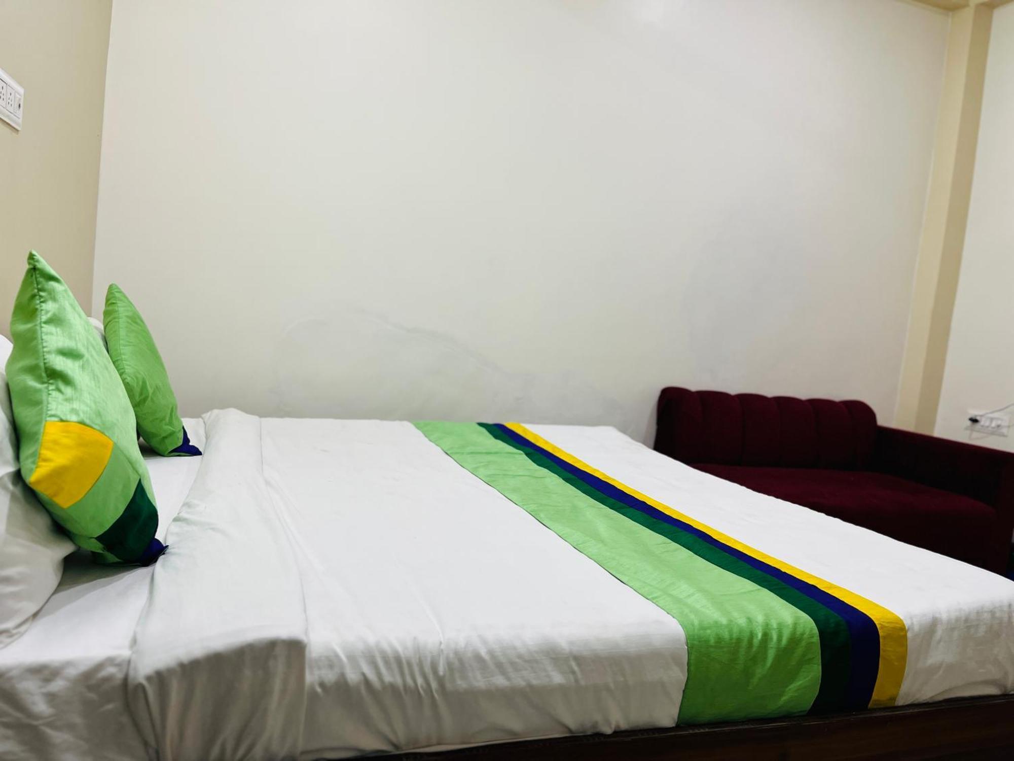 Hotel Premium Grand Fully Air Condition And Spacious Room Top Rated And Most Luxury Hotel Near Taj Mahal Agra  Exterior foto