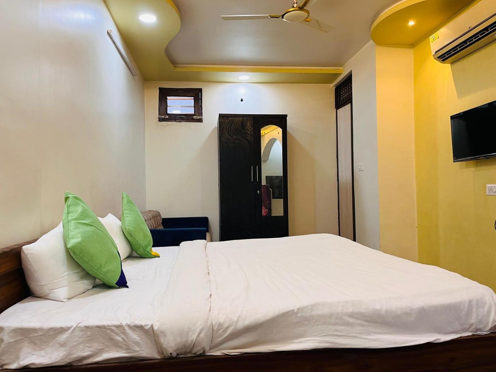 Hotel Premium Grand Fully Air Condition And Spacious Room Top Rated And Most Luxury Hotel Near Taj Mahal Agra  Exterior foto