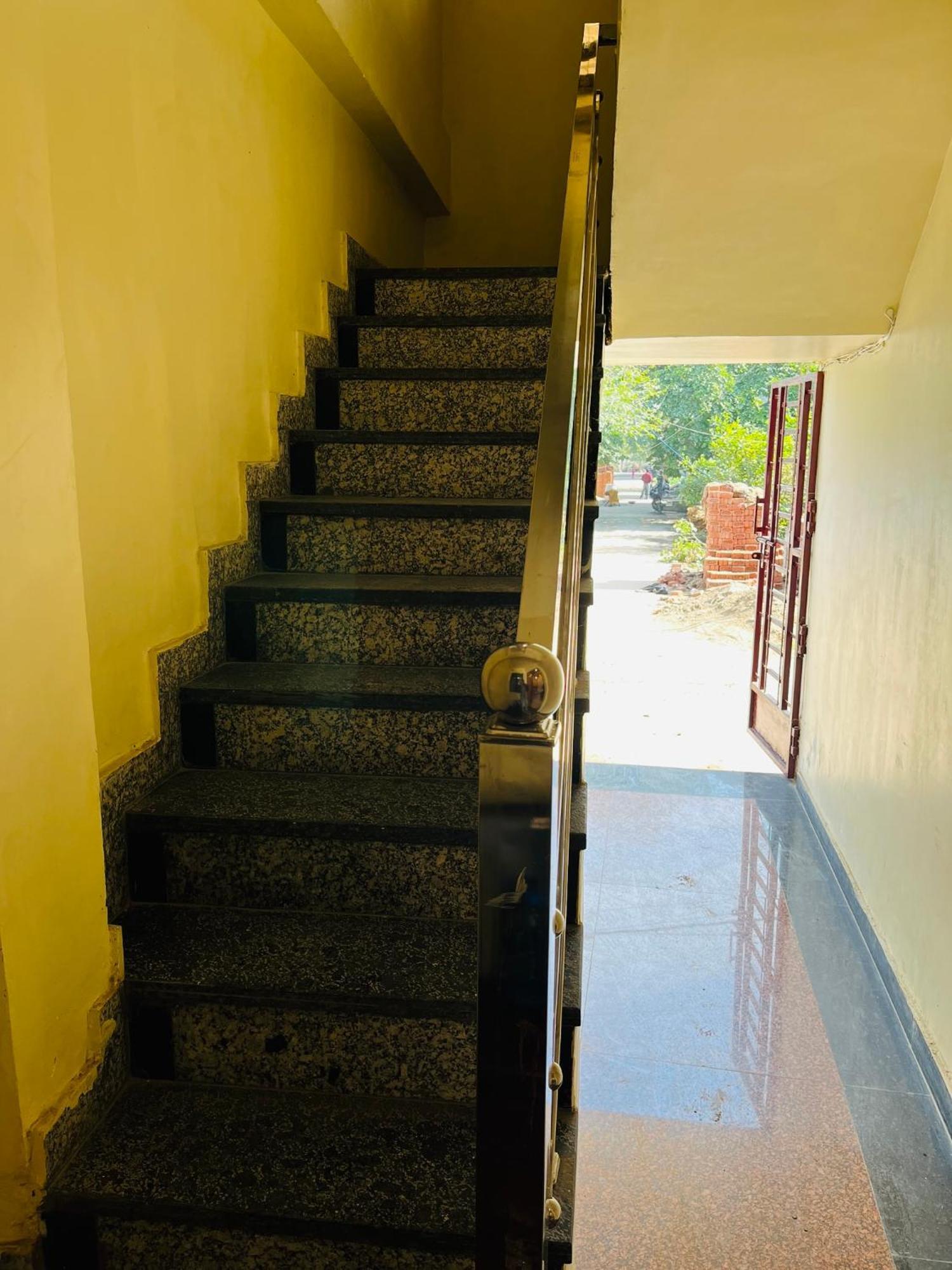Hotel Premium Grand Fully Air Condition And Spacious Room Top Rated And Most Luxury Hotel Near Taj Mahal Agra  Exterior foto